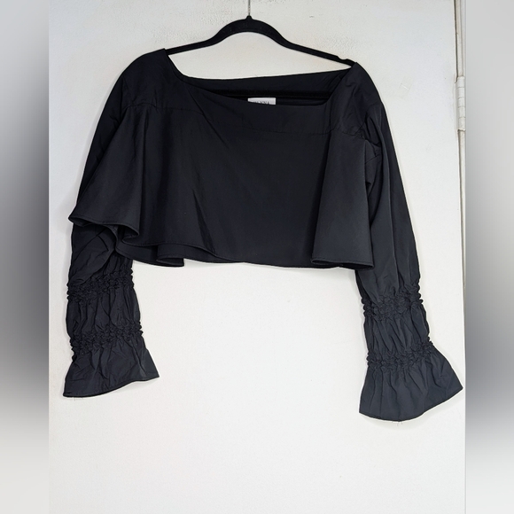 Ju-nna • Crop Square Neck Shibon Sleeve Top in Black